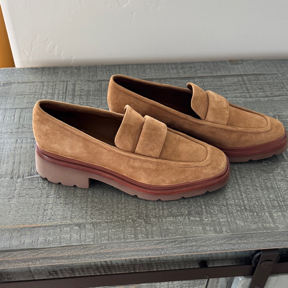 NWOB Vince women’s suede loafers size 9/euo 40